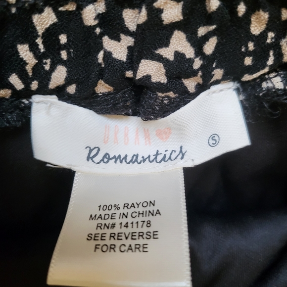 Urban Romantics Black and Tan Skirt Size Small - Picture 6 of 7
